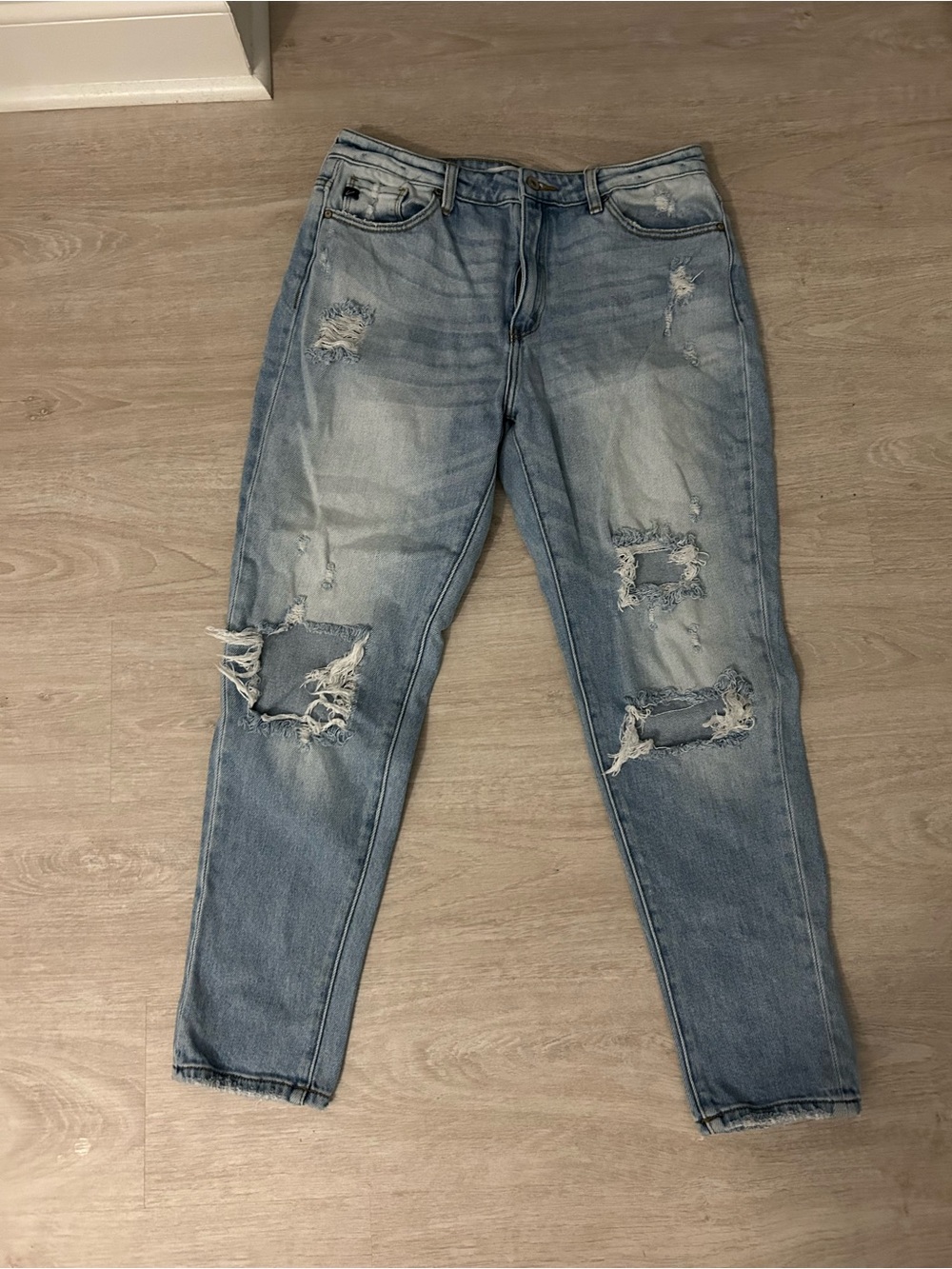 Kancan Light Wash Distressed Ripped Jeans 11/29